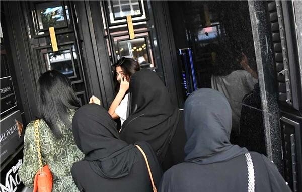 "O şəkilləri siləcəksiniz!" - Azərbaycanlı aktrisadan SƏRT REAKSİYA - FOTO