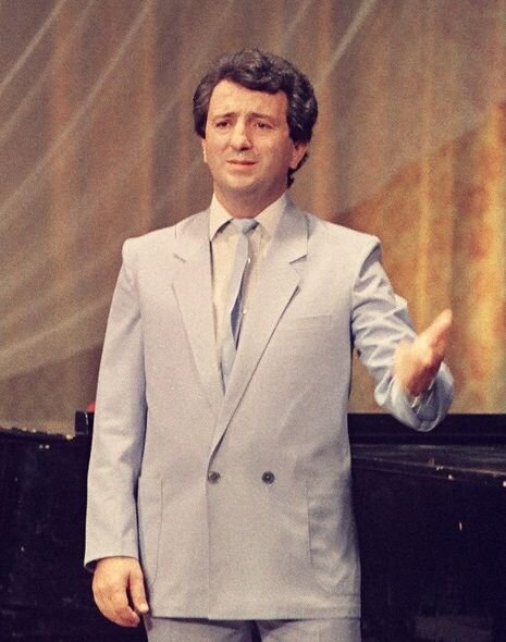 Oğlunu faciəli şəkildə itirdi, yoldaşı şər atdı, dəfninə heç kim gəlmədi: "Toylar kralı"nın həyatı - FOTO