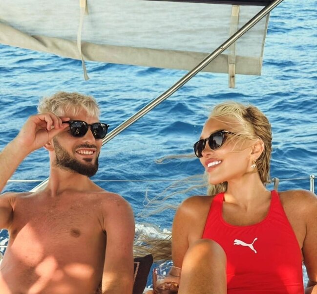 Seren Serengil azərbaycanlı gənclə yaxtada belə görüntüləndi - Fotolar