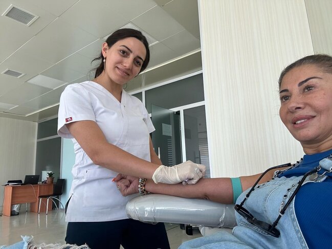 Xərçəngdən əziyyət çəkən Zülfiyyə yenidən xəstəxanada - FOTO