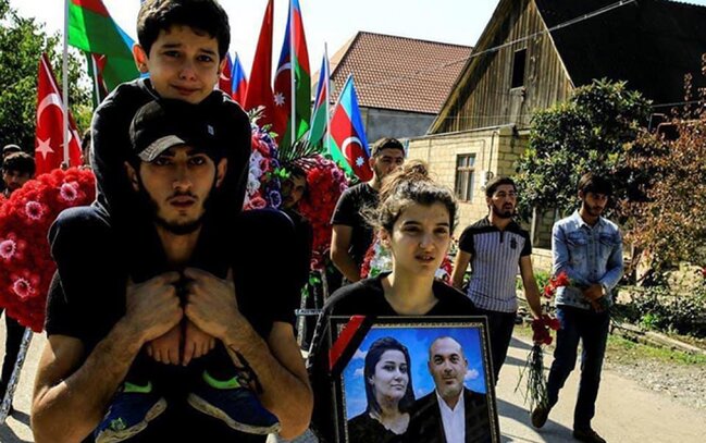 Gəncə terrorunda valideynlərini itirən Sevillə onu xilas edən nişanlısı danışdı - FOTOLAR