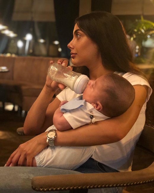 Bu da Sevil -Sevinc bacılarının qardaşı və gəlinləri - AİLƏ FOTOLARI