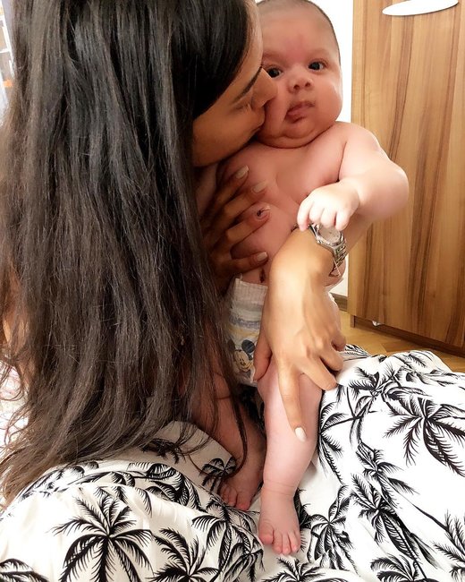 Bu da Sevil -Sevinc bacılarının qardaşı və gəlinləri - AİLƏ FOTOLARI