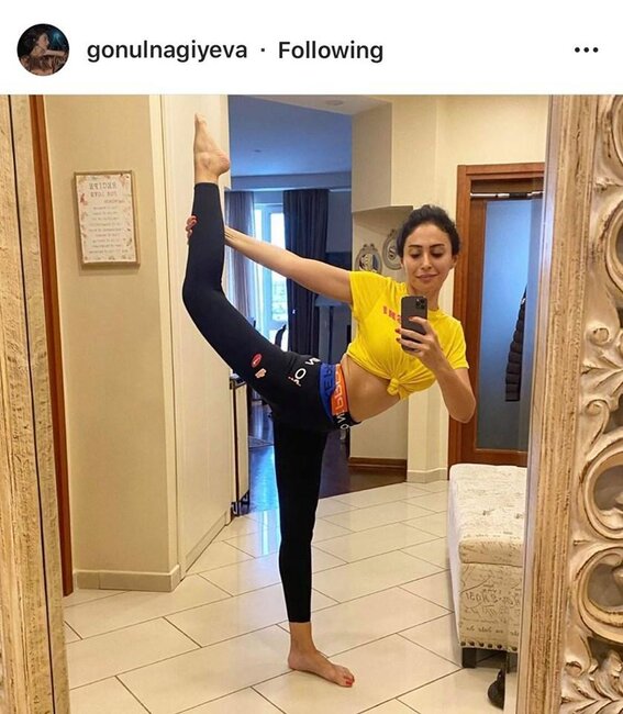 Könül güzgü qarşısında ayağını qaldırdı, izləyicilər isə...- FOTO