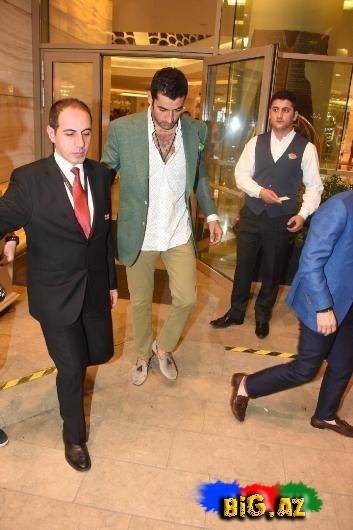 Serial bitdi, bığ getdi- FOTO