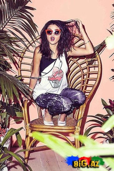 Selena Qomezdən məşhur brendin yay kolleksiyası - FOTO