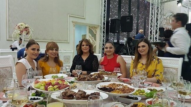 Aygün Bayramova həyat yoldaşı ilə toyda - Fotolar