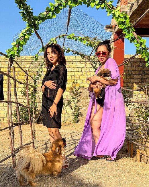 Təranə çimərlik geyimində fotolar paylaşdı