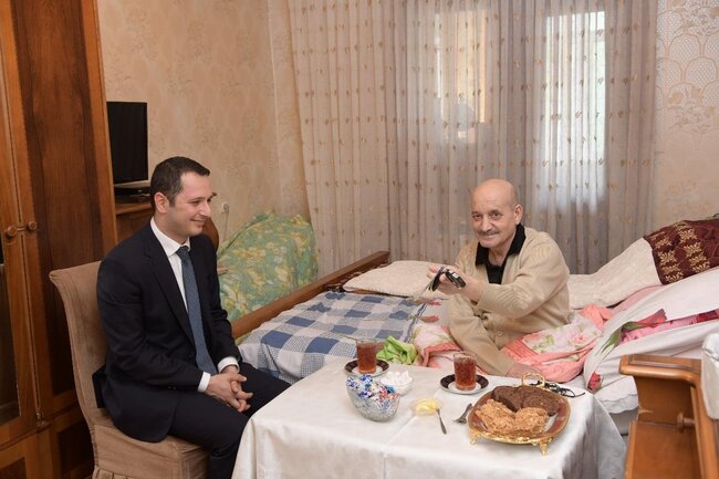 Mehriban Əliyeva xalq artistinə avtomobil hədiyyə etdi - BU DA FOTOLAR