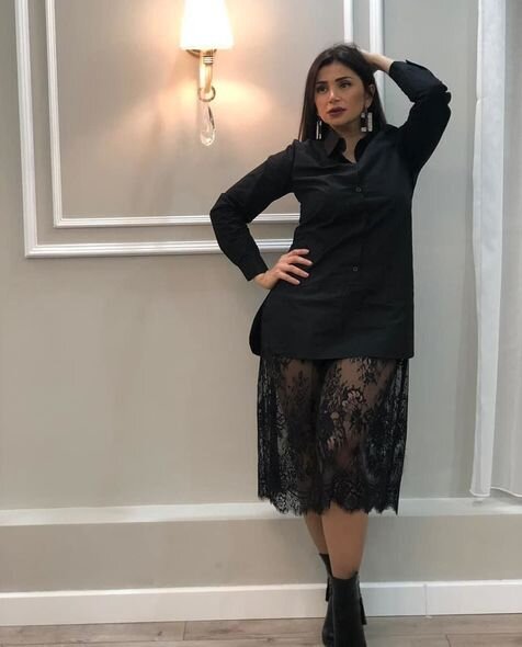 Açıq-saçıq geyimləri ilə 2019-cu ilə "damğa vuran" şou əhli - FOTO