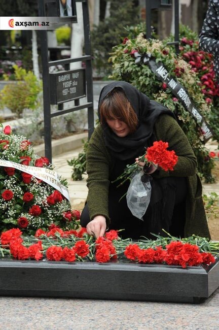 Ailəsi Rafael Dadaşovun məzarında - Fotolar