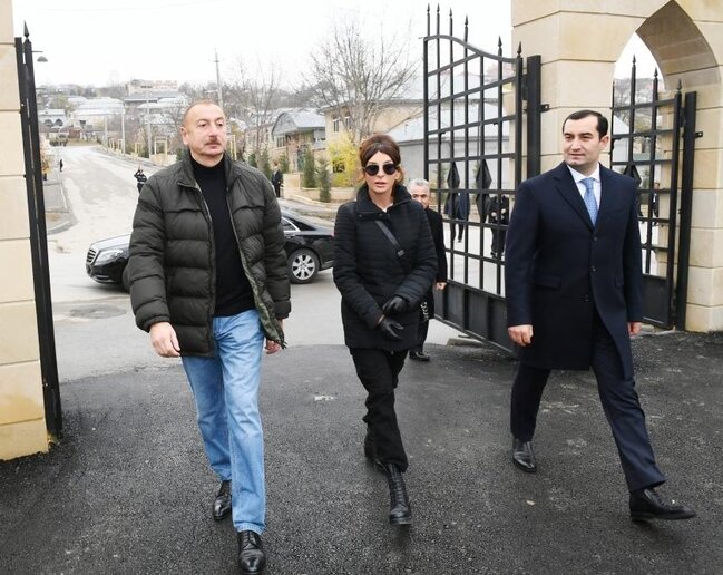 Prezident və birinci xanım Şahxəndan türbəsində - Fotolar