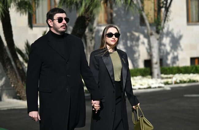 Prezidentlə ailəsinin paraddan YENİ FOTOLARI