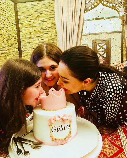 Lalə Azərtaş qızına ad günü etdi - Fotolar