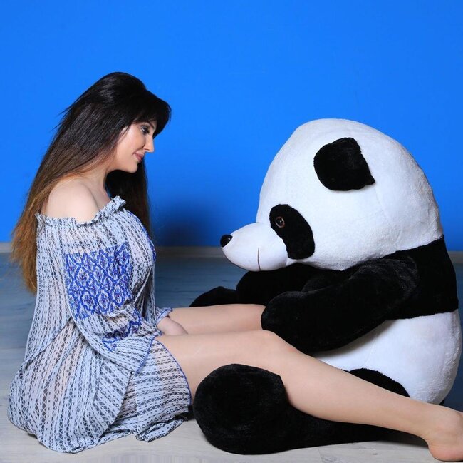 Çimnazın oyuncaq panda ilə pozu müzakirə yaratdı - FOTOLAR