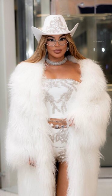 54 yaşlı Aygün Kazımova görünüşü ilə AĞILLARI BAŞDAN ALDI - FOTOLAR