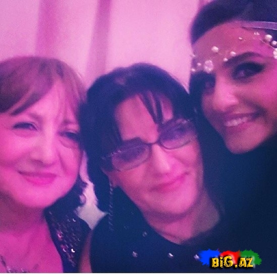 Günel anası ilə toyda - FOTO