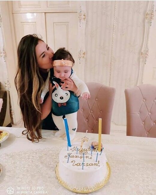 Könül Kərimovanın qızı və nəvəsindən yeni görüntülər