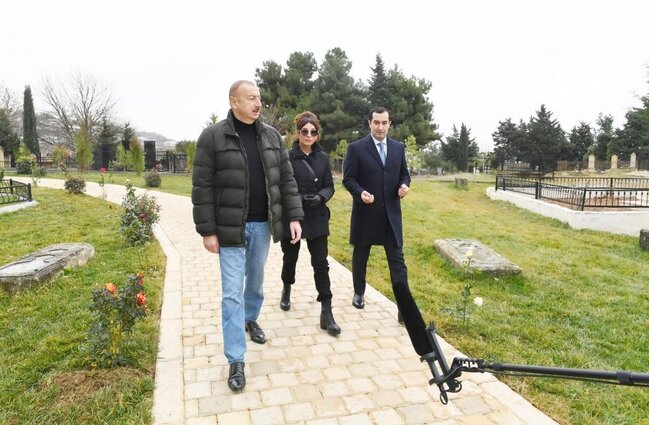 Prezident və birinci xanım Şahxəndan türbəsində - Fotolar