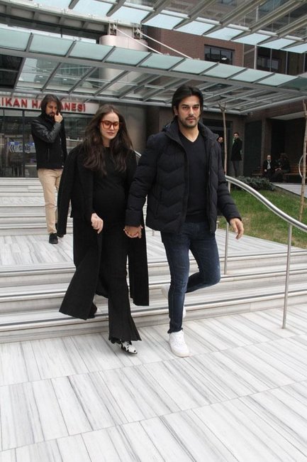 Fahriye Evcen aylar sonra üzə çıxdı – Fotolar
