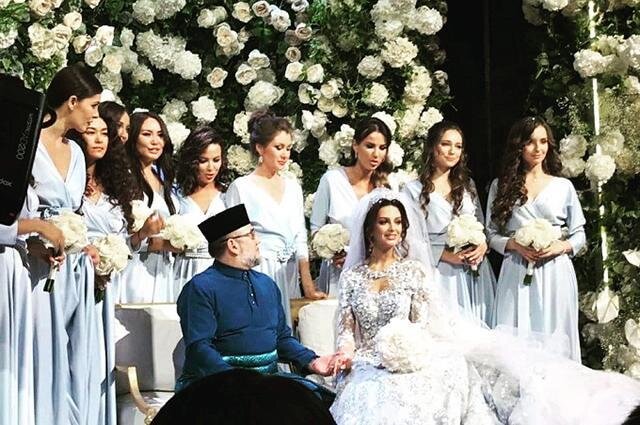 Rus model kraldan ayrılmasından danışdı - FOTOLAR