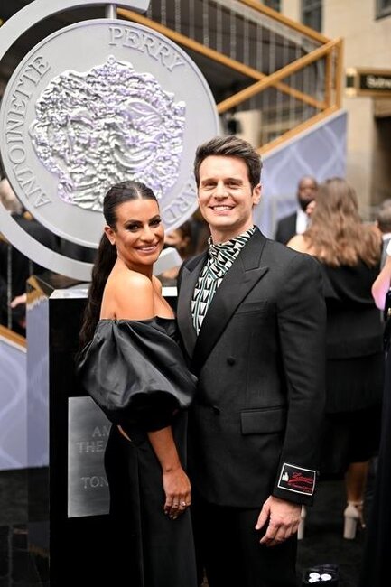 Maykl Ceksonun övladları qalada - FOTO