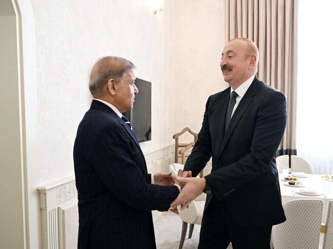 Prezidentlə ailəsinin paraddan YENİ FOTOLARI