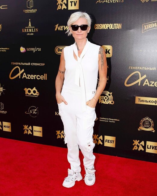 Ulduzlar qırmızı xalçada - Fotolar