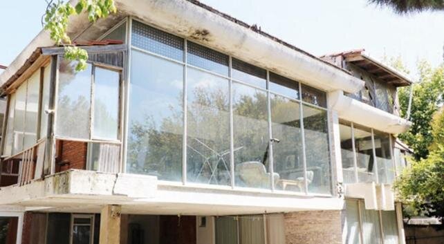 Filmlərdəki məşhur evi 19 milyona satmaq istədilər - Fotolar