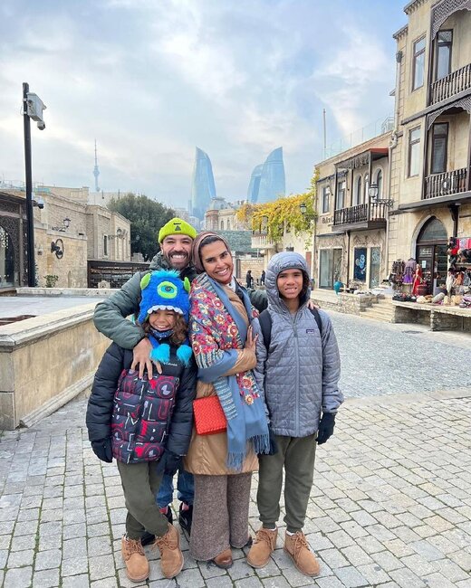 Məşhur ərəb bloger ailəsi ilə Bakıda - FOTOLAR