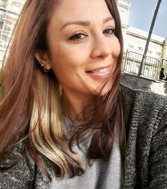 Türkiyəli aktrisa 15-ci mərtəbədən yıxılıb öldü - FOTO