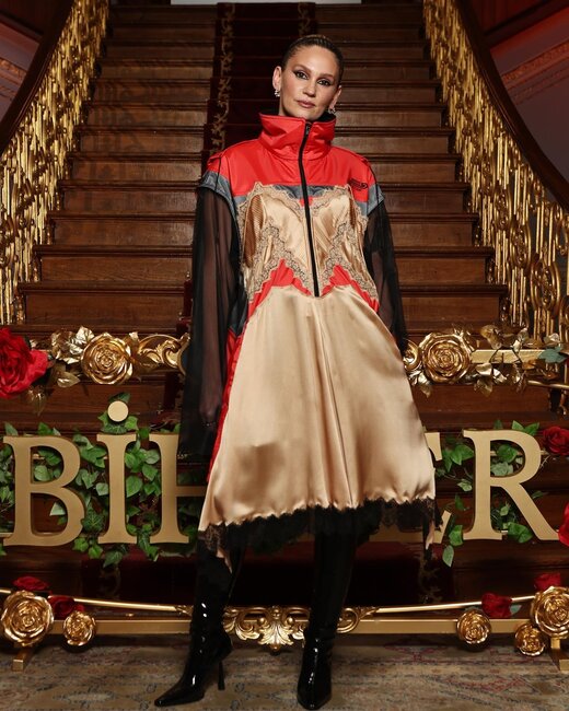 "Bihter"in geyimi müzakirə yaratdı - Fotolar