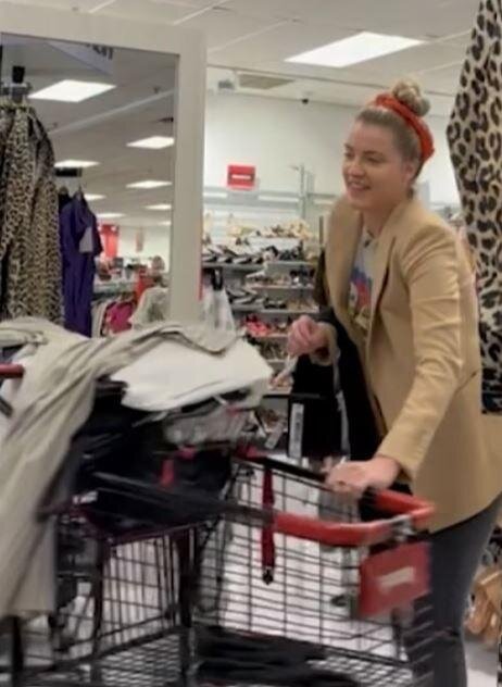 15 milyonu ödəməmək üçün özünü pulsuz göstərməyə çalışır - FOTO