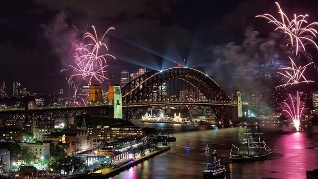 Hava soyuq olsa da, 2026-ci ili belə qarşıladılar - Fotolar