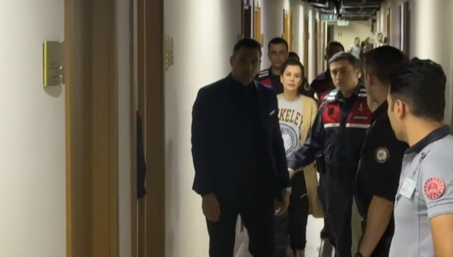 Şikayət etdiyi Polatlar hakimin yanına gətirildi, göbək rəqsi ilə belə bayram etdi - FOTO+VİDEO