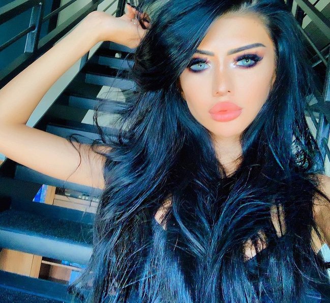 Azərbaycanlı holdinq rəhbərinin qızı TANINMAZ HALDA - FOTOLAR