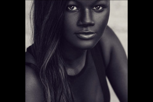 Afrikanın ən məşhur modeli FOTOLARDA