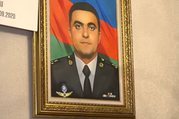 Baku TV şəhid pilotun ailəsi ilə bayram süfrəsi arxasında - VİDEO