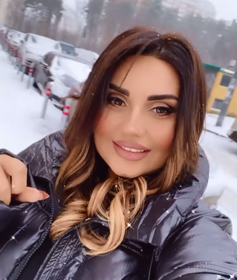 İstirahətdə olan Şəbnəmdən YENİ FOTOLAR