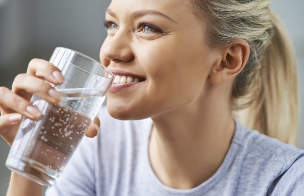 Ac qarına bir bardaq su içməyin 10 faydası