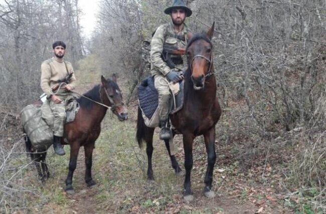 Şuşada ilk cümə namazını qıldıran əsgər: "Anama söz vermişdim ki…" - FOTO
