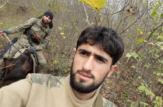 Şuşada ilk cümə namazını qıldıran əsgər: "Anama söz vermişdim ki…" - FOTO