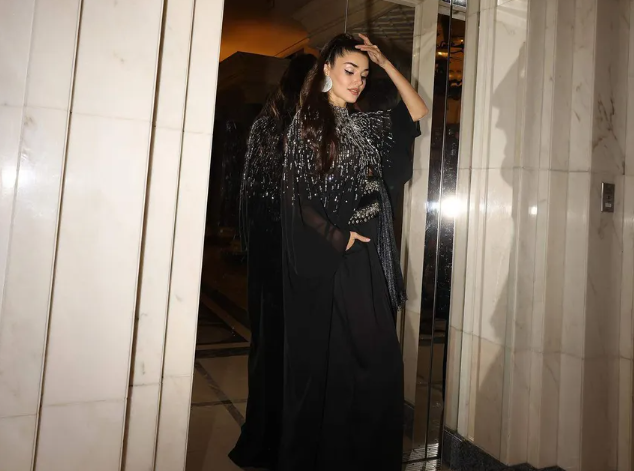 Hande Erçel yenə gündəmdədir: Bu dəfə "Kızılcık Şerbeti"ndəki aktrisaya oxşatdılar - FOTOLAR