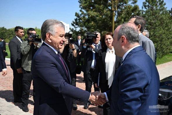 Özbəkistan Prezidenti "Togg"u sınaqdan keçirib - FOTO