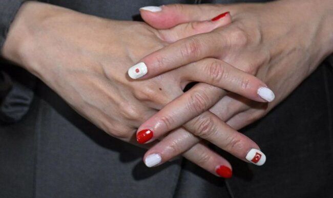 Atatürkün məzarına getdi - Dırnaqları müzakirə olundu