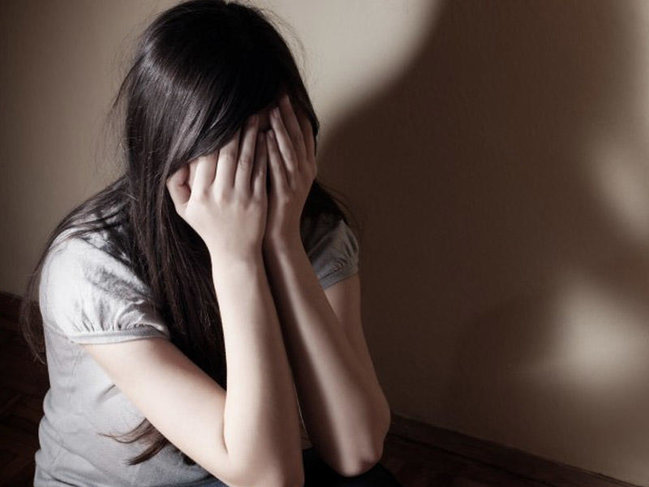 13 yaşlı qızı maşında dəfələrlə zorladı, videoya çəkib şantaj etdi - Sabirabadda qan donduran olay