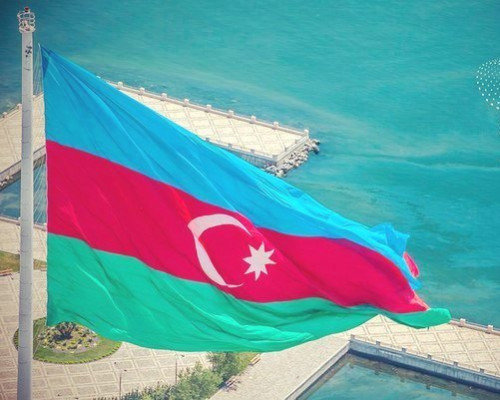 Azərbaycan himninin başqa dildə oxunması qadağan edilir