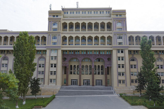 Azərbaycan Tibb Universitetinin tələbəsi estetik kompleksi olduğuna görə ÖZÜNÜ ASDI - YENİLƏNİB