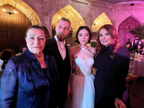 Azərbaycanlı diktor yeganə nəvəsinə toy etdi - FOTO