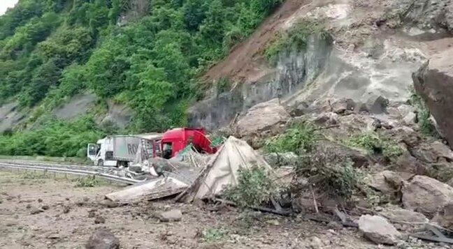 Türkiyədə azərbaycanlı uçqun altında qalıb öldü - Video
